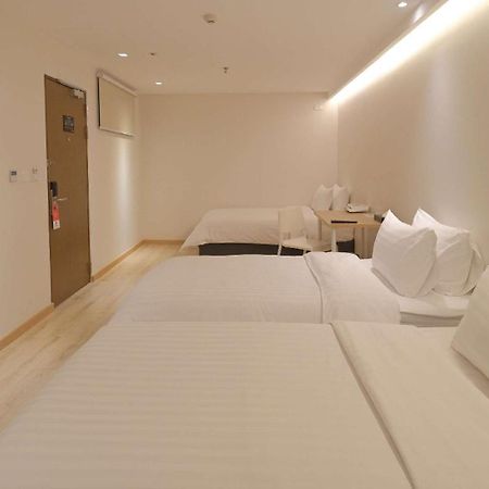Simplestay Chatuchak, Surestay Collection By Best Western 방콕 외부 사진
